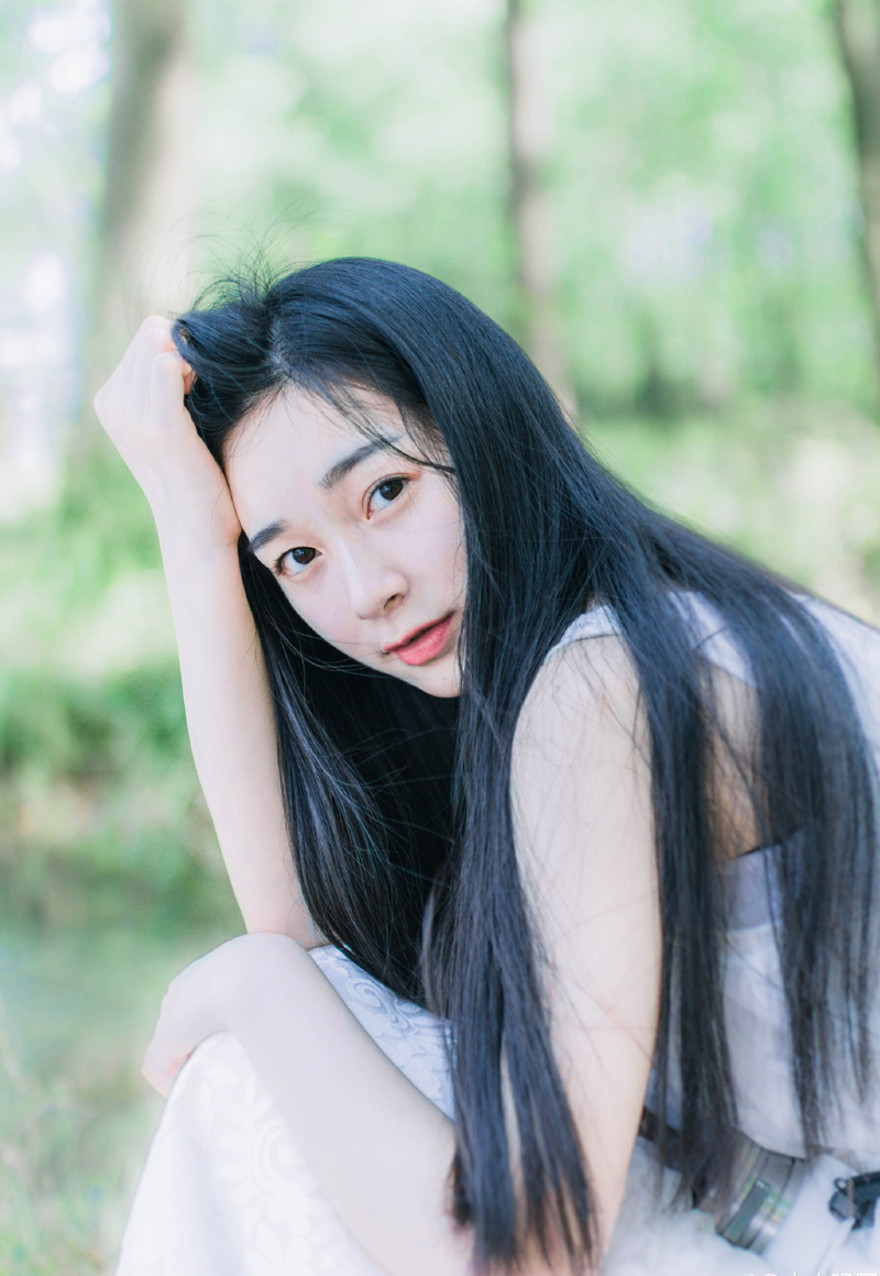 “少主，你怎来了。”庞统顾不上理会法正，因为庞统已经看到了跟在雄阔海身边，一身戎装的吕征正在队伍当中，不止庞统，法正等人也是面色一变，连忙上前躬身行礼过后，庞统才有些担忧的问道。